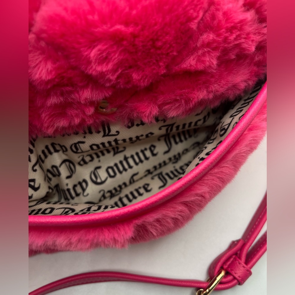 NWT Juicy Couture Women’s Faux Fur Pink Flash Lets Get Cozy Crossbody Bag OS - Picture 15 of 15